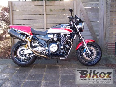 1999 Yamaha XJR 1300 photo